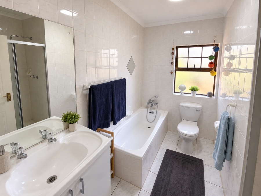 3 Bedroom Property for Sale in Heather Park Western Cape